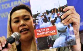 FPI: Dengan Laskar Paramiliter, Menentukan Otoritas Sendiri (2)