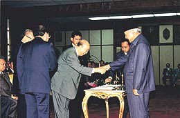 Liem Soei Liong: ‘Penjaga Telur Emas’ Bagi Kekuasaan Jenderal Soeharto (2)