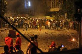 SALAH SATU KERUSUHAN DI AMBON, SEPTEMBER 2011. Dalam dua setengah tahun sejak 1999 menelan korban jiwa 9000 orang. "....pembunuhan terhadap para preman Ambon Muslim dan Kristen itu mengakibatkan kedua kelompok itu bertekad melakukan balas dendam terhadap satu sama lain di kampung halaman mereka di Maluku." (foto-foto, download)