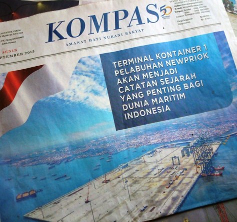 PELABUHAN TANJUNG PRIOK DI IKLAN MANTEL KOMPAS. ". Beberapa tahun menduduki posisi pengendali pelabuhan terbesar dan terpenting, mungkin identik dengan penguasaan seluk beluk internal interest maupun tali temali dengan kalangan tinggi pengambil keputusan dalam negara. Niscaya, ini semacam kesaktian gaya baru."